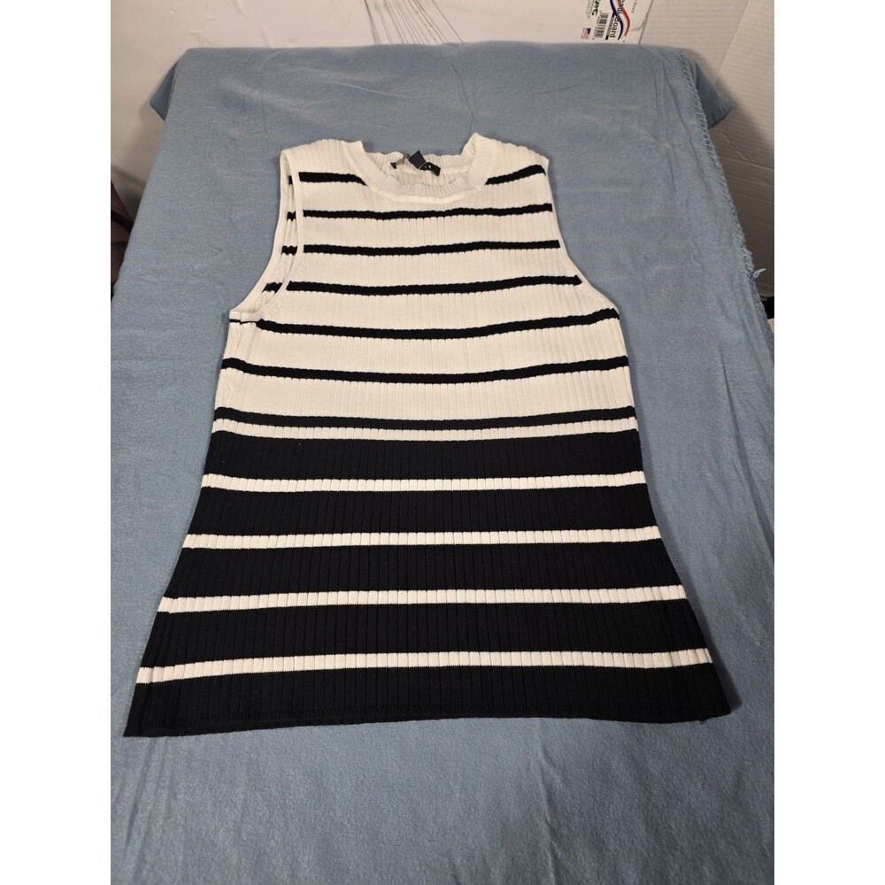 Studio 12 Sleeveless Black and White Stripped Top Size LARGE